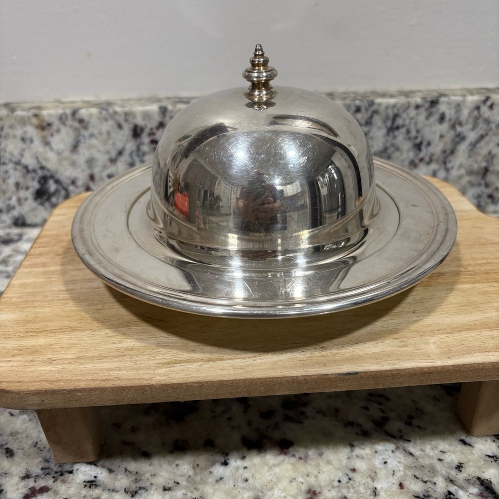 Oneida Silver Covered Butter Dish - Round - 1950’s - Made In USA - MCM - VTG